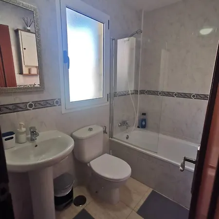 Holiday home Modern And Spacious 3 Bedroom House In *