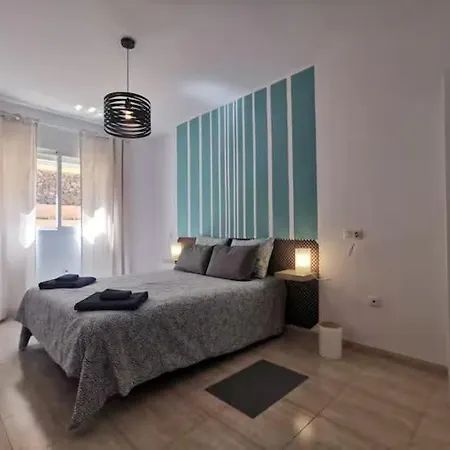 Modern And Spacious 3 Bedroom House In 코라레호