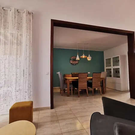 Modern And Spacious 3 Bedroom House In Feriehus *
